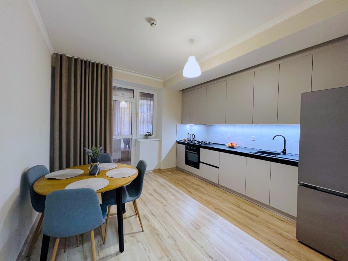 Cozy Apartment In Chişinǎu Buitenkant foto