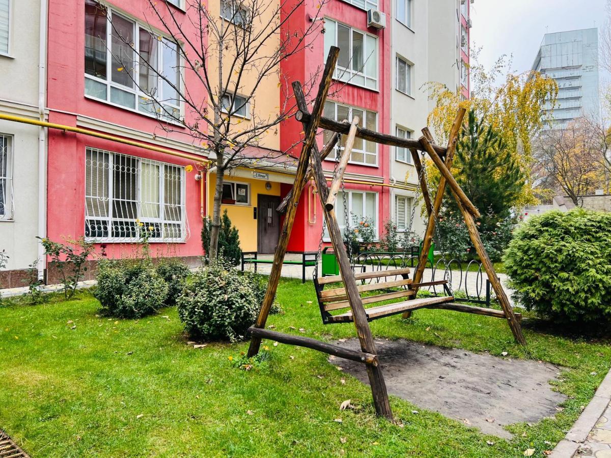 Cozy Apartment In Chişinǎu Buitenkant foto